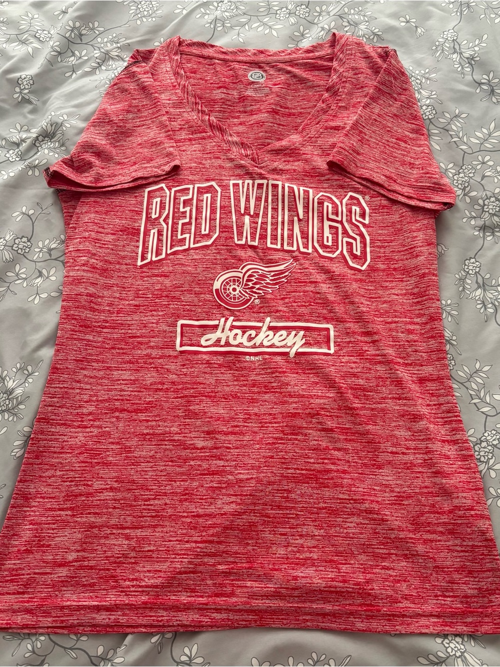 NHL Women's Heather Red V-Neck 'Red Wings' Tee